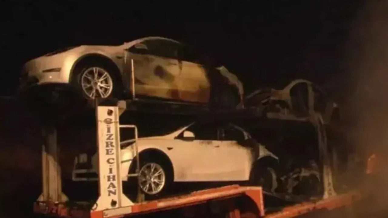 Six Tesla Model Ys Engulf In Flames In Turkey