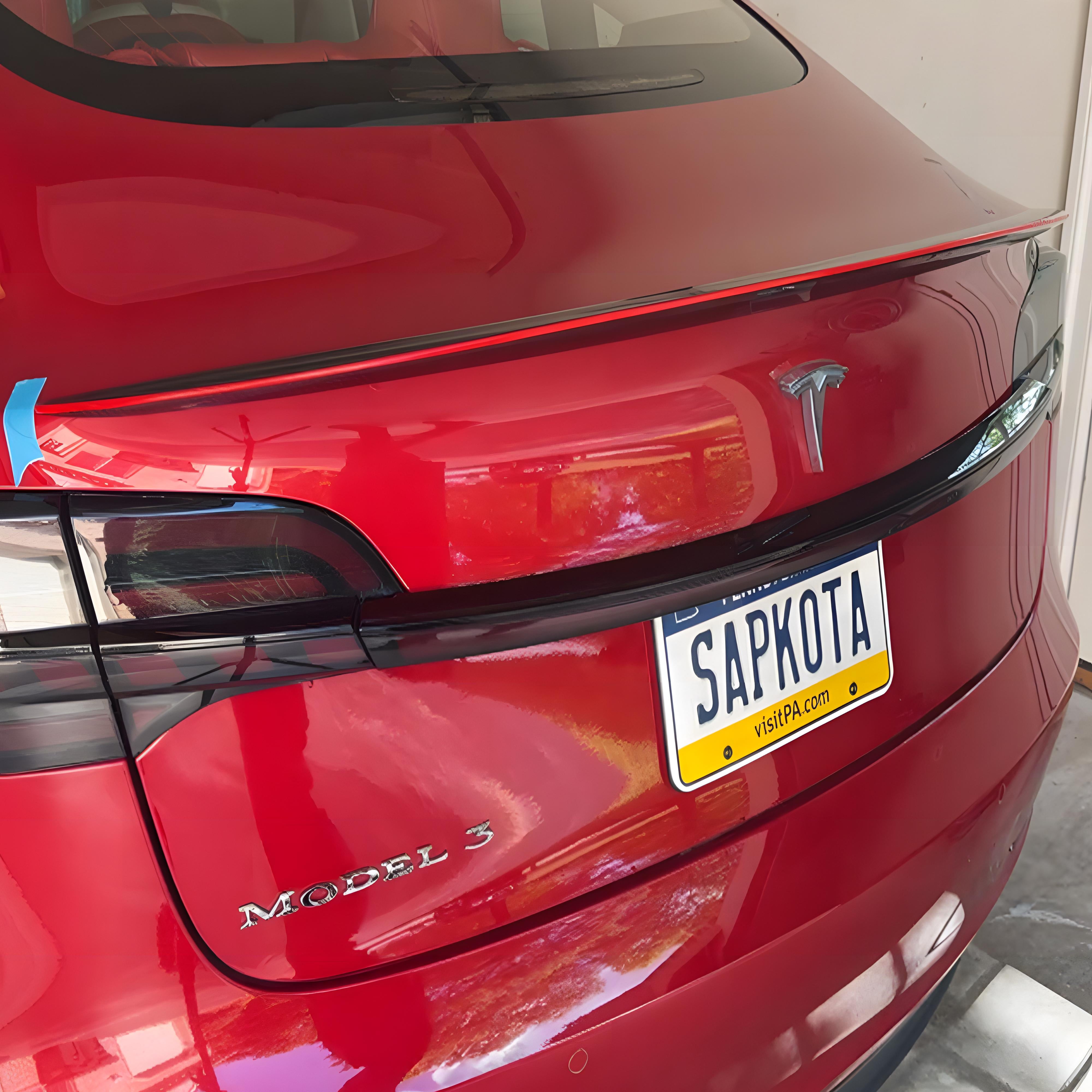 New Tesla Red Spoiler Carbon Fiber Model Y/3 Real Carbon Fiber Spoiler